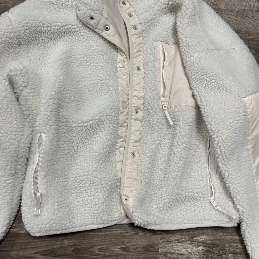Fabletics Sherpa Button Front Jacket Size Medium - Picture 2 of 6
